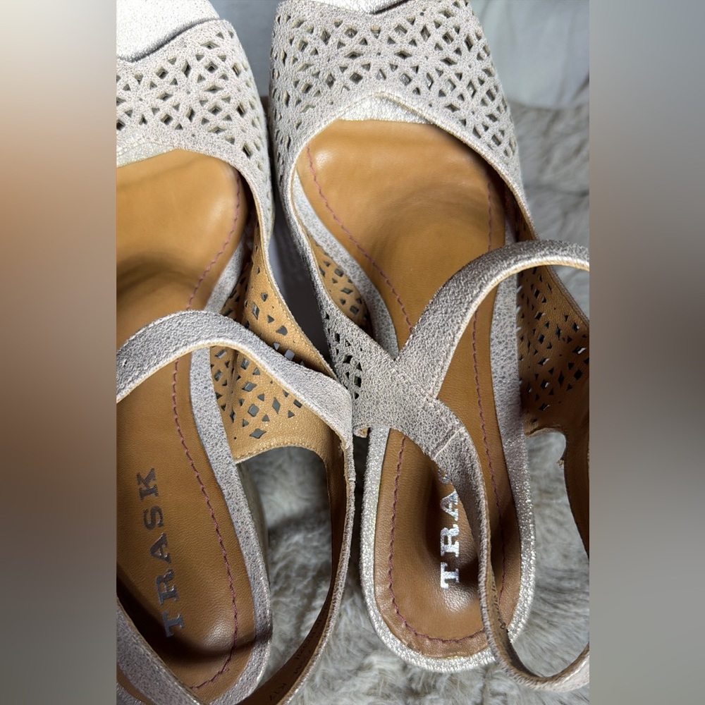 NWOT Italian Leather Wedge Sandals - Picture 7 of 10
